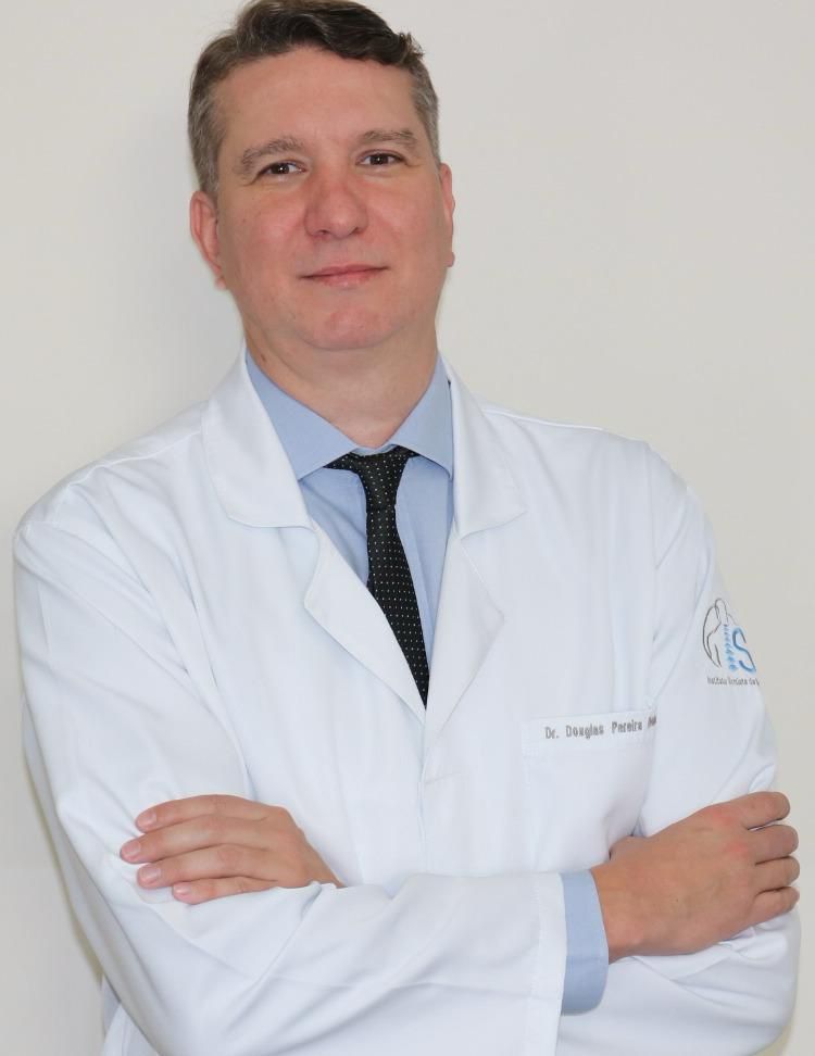 Dr. Douglas Quintas
